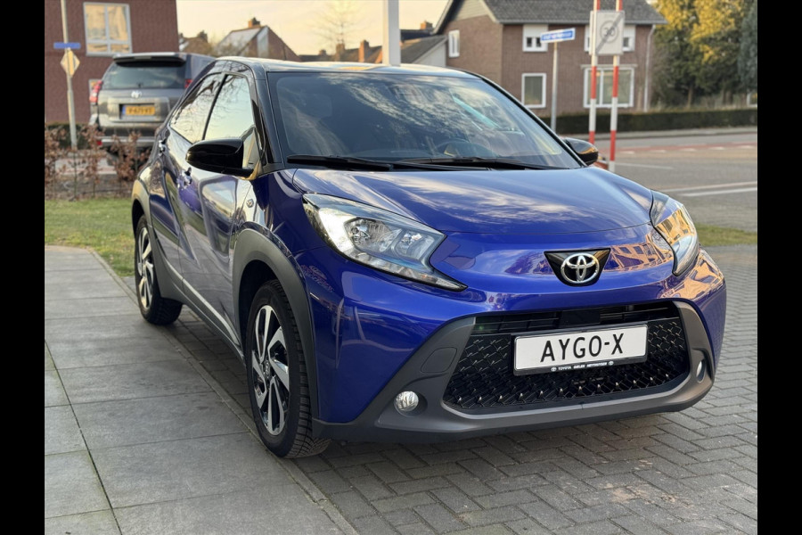 Toyota Aygo X 1.0 VVT-i Pulse | Bi-tone, Privacy glass, 17 inch, Apple carplay/Android auto, Stoelverwarming, Parkeercamera