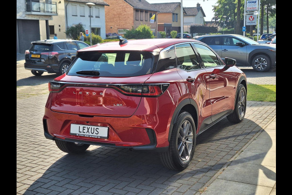 Lexus LBX 1.5 Comfort & Safety Pack | Dodehoekherkenning, Parkeersensoren, Keyless, Stoelverwarming