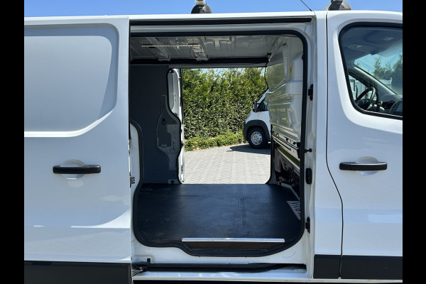 Renault Trafic 1.6 DCi 126 PK / L2H1 / 1e EIG. / DUBBELE SCHUIFDEUR / TREKHAAK / NAVI / AIRCO / CRUISE
