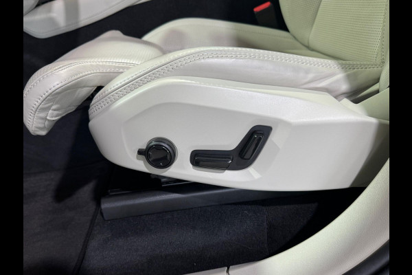 Volvo XC90 2.0 T8 Recharge AWD Ultimate Dark | Luchtvering | H&K | Trekhaak | 360 Camera | ACC | Massage
