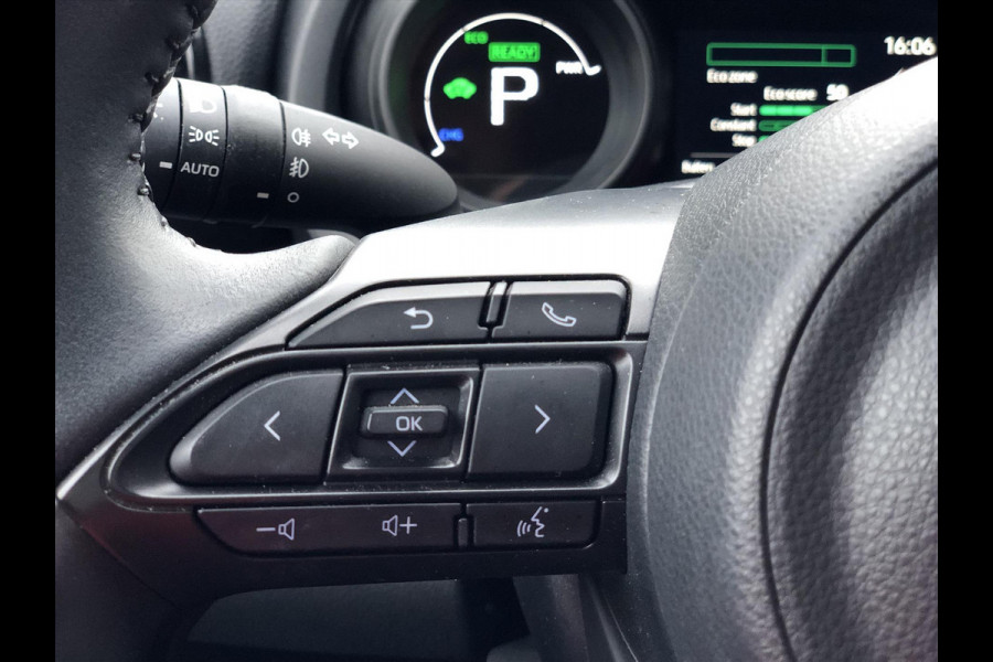 Toyota Yaris 1.5 Hybrid Dynamic | Lichtmetalen velgen, Apple CarPlay/Android auto, LED, Parkeercamera, Adaptive cruise control