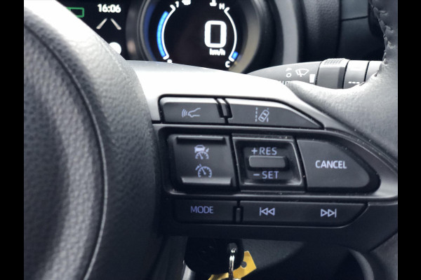Toyota Yaris 1.5 Hybrid Dynamic | Lichtmetalen velgen, Apple CarPlay/Android auto, LED, Parkeercamera, Adaptive cruise control