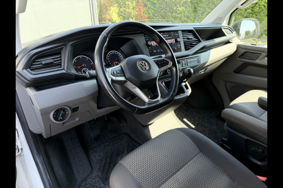 Volkswagen Transporter 2.0 TDI 150 PK COMFORTLINE / L2H1 / IMPERIAAL / INRICHTING / TREKHAAK / AIRCO / CRUISE / NAVI / CARPLAY