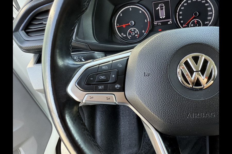 Volkswagen Transporter 2.0 TDI 150 PK COMFORTLINE / L2H1 / IMPERIAAL / INRICHTING / TREKHAAK / AIRCO / CRUISE / NAVI / CARPLAY