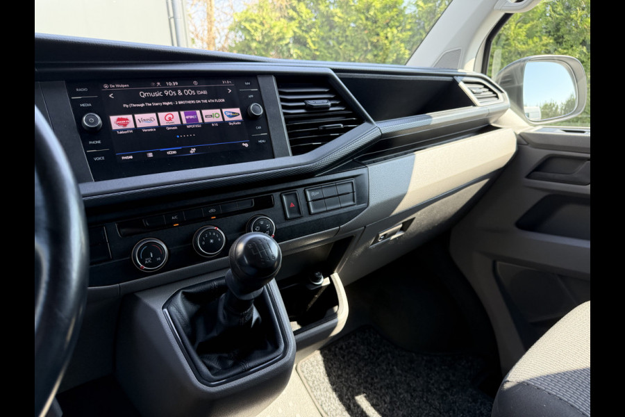Volkswagen Transporter 2.0 TDI 150 PK COMFORTLINE / L2H1 / IMPERIAAL / INRICHTING / TREKHAAK / AIRCO / CRUISE / NAVI / CARPLAY