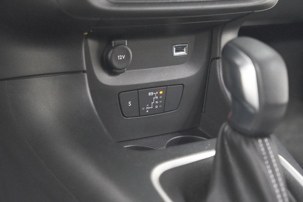 Citroën C3 PureTech 110 EAT6 Max | Apple Carplay | Parkeersensoren | Climate Control | 16 Inch Lichtmetalen Velgen