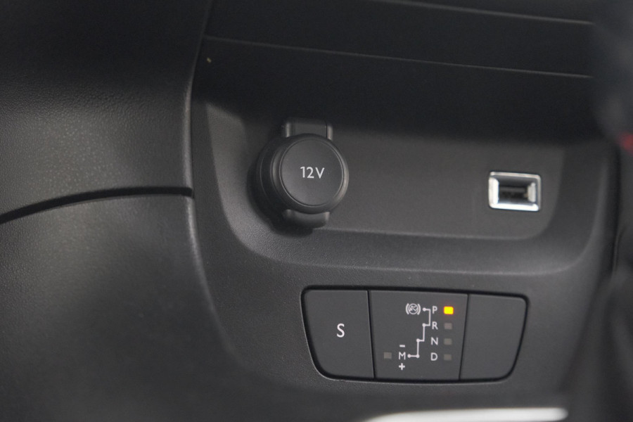 Citroën C3 PureTech 110 EAT6 Max | Apple Carplay | Parkeersensoren | Climate Control | 16 Inch Lichtmetalen Velgen