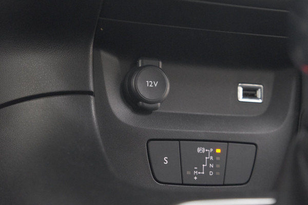 Citroën C3 PureTech 110 EAT6 Max | Apple Carplay | Parkeersensoren | Climate Control | 16 Inch Lichtmetalen Velgen