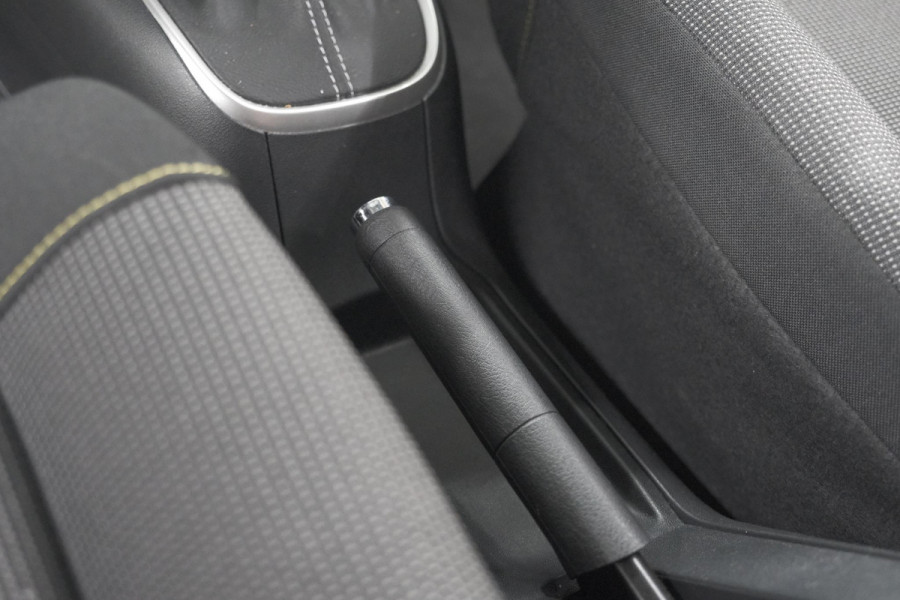Citroën C3 PureTech 110 EAT6 Max | Apple Carplay | Parkeersensoren | Climate Control | 16 Inch Lichtmetalen Velgen