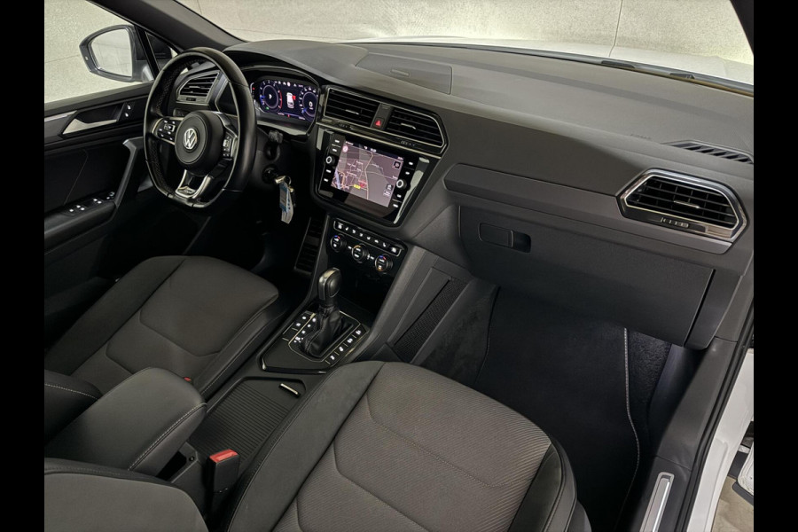 Volkswagen Tiguan 1.5 TSI R-Line Black Edition Pano Virtual Trekh. NAP