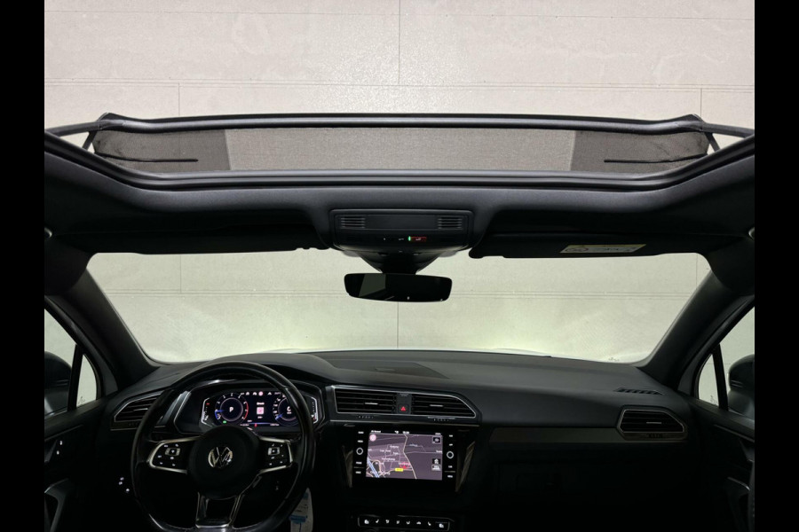 Volkswagen Tiguan 1.5 TSI R-Line Black Edition Pano Virtual Trekh. NAP