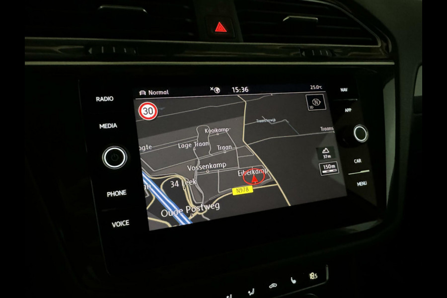 Volkswagen Tiguan 1.5 TSI R-Line Black Edition Pano Virtual Trekh. NAP
