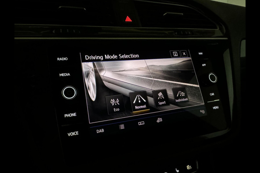 Volkswagen Tiguan 1.5 TSI R-Line Black Edition Pano Virtual Trekh. NAP