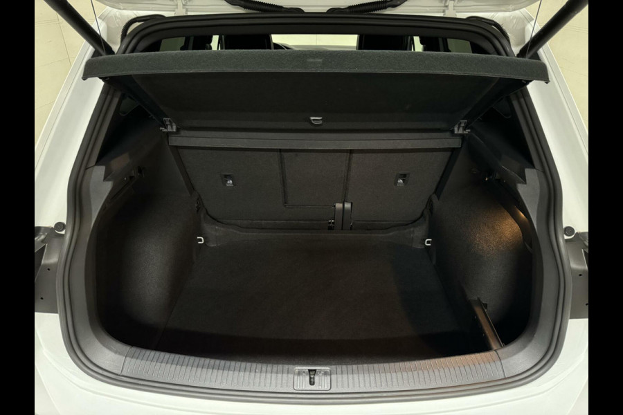 Volkswagen Tiguan 1.5 TSI R-Line Black Edition Pano Virtual Trekh. NAP
