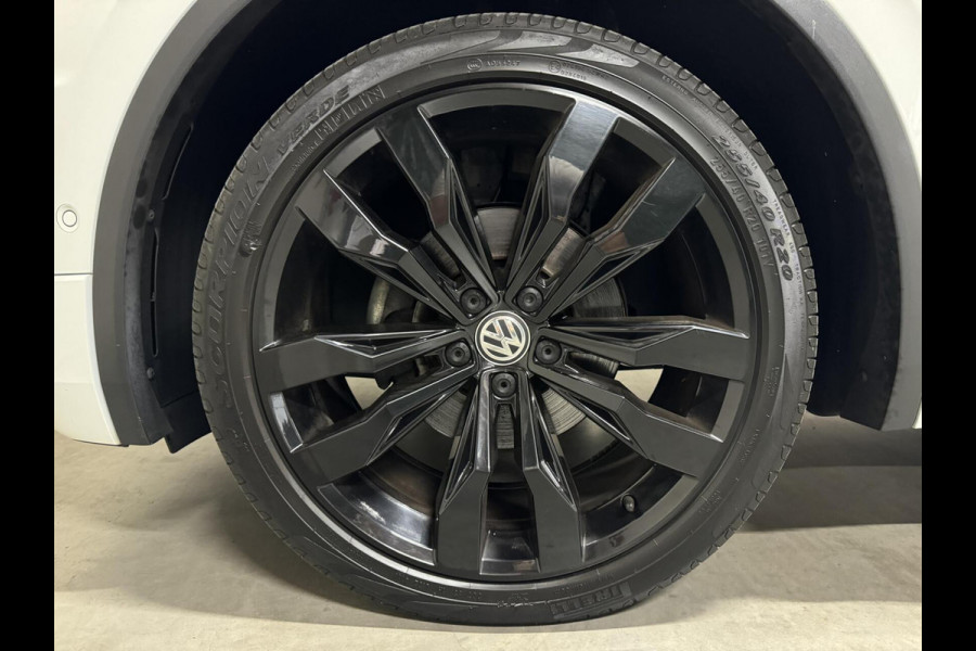 Volkswagen Tiguan 1.5 TSI R-Line Black Edition Pano Virtual Trekh. NAP