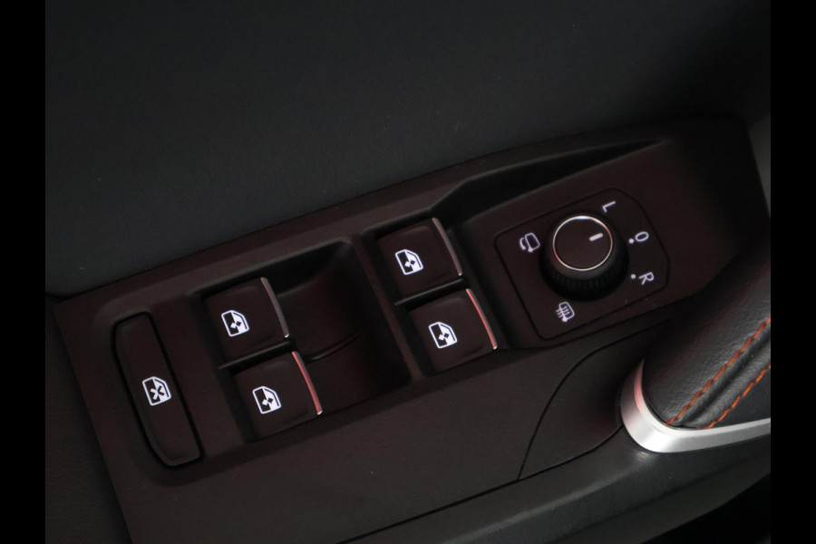 Seat Leon Sportstourer 1.5 eTSI FR Automaat | 1e eigenaar | Navigatie | Lichtmetalen velgen |