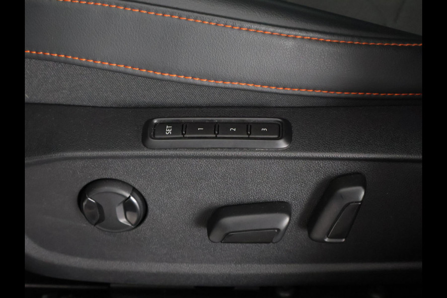 Seat Leon Sportstourer 1.5 eTSI FR Automaat | 1e eigenaar | Navigatie | Lichtmetalen velgen |