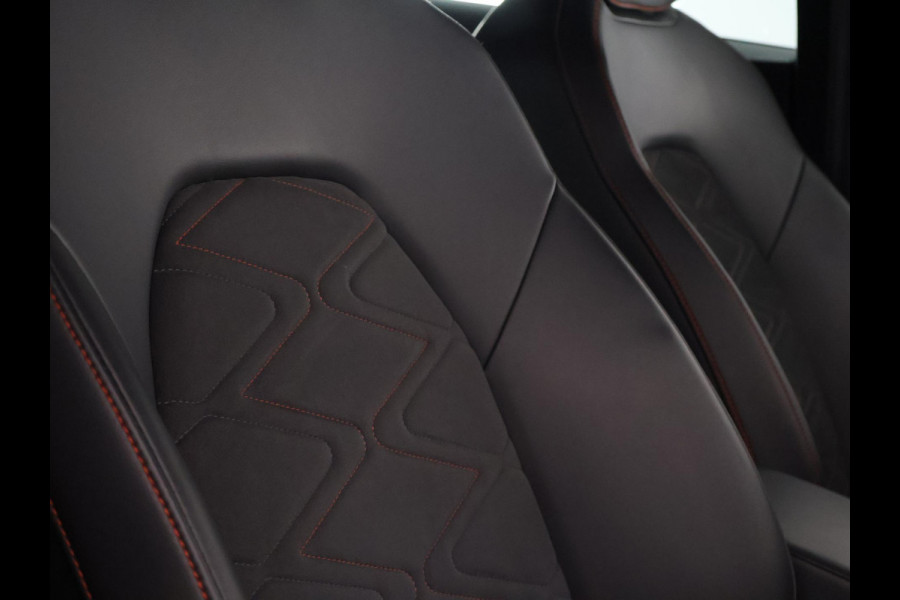 Seat Leon Sportstourer 1.5 eTSI FR Automaat | 1e eigenaar | Navigatie | Lichtmetalen velgen |