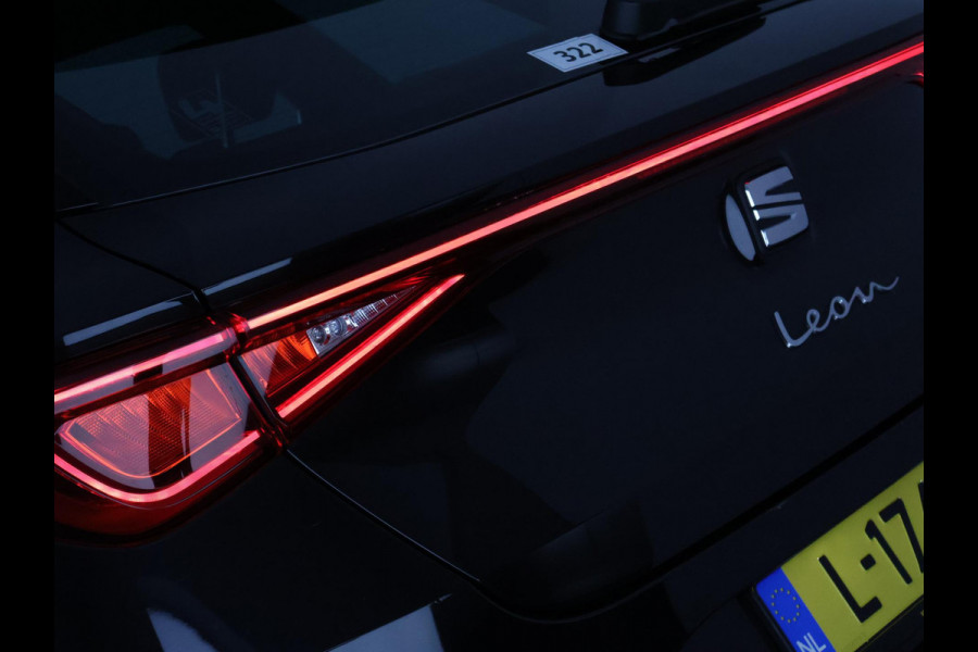 Seat Leon Sportstourer 1.5 eTSI FR Automaat | 1e eigenaar | Navigatie | Lichtmetalen velgen |