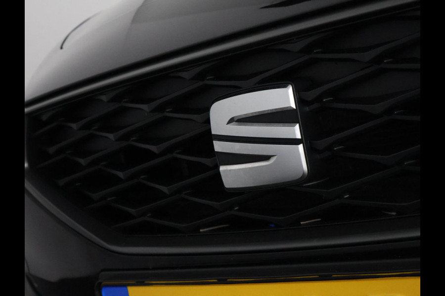 Seat Leon Sportstourer 1.5 eTSI FR Automaat | 1e eigenaar | Navigatie | Lichtmetalen velgen |