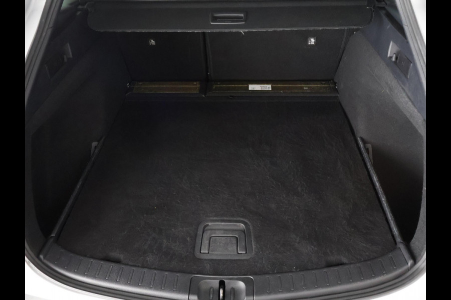 Toyota Corolla Touring Sports 1.8 Hybrid First Edition Bi-Tone