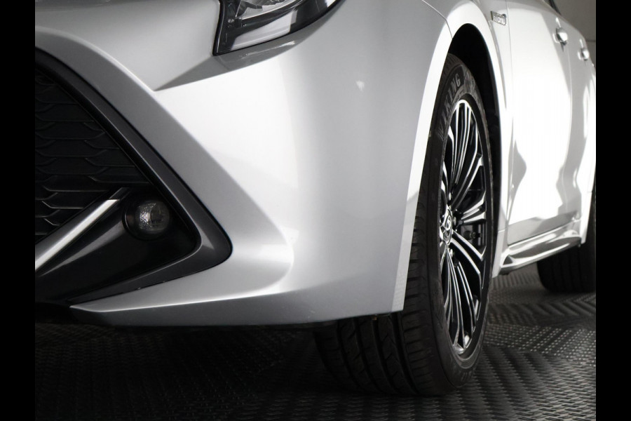 Toyota Corolla Touring Sports 1.8 Hybrid First Edition Bi-Tone