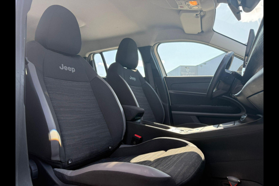 Jeep Avenger Longitude 54 kWh | Navi | Carplay | Stoelverwarming |
