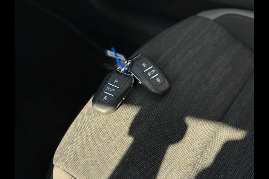 Jeep Avenger Longitude 54 kWh | Navi | Carplay | Stoelverwarming |