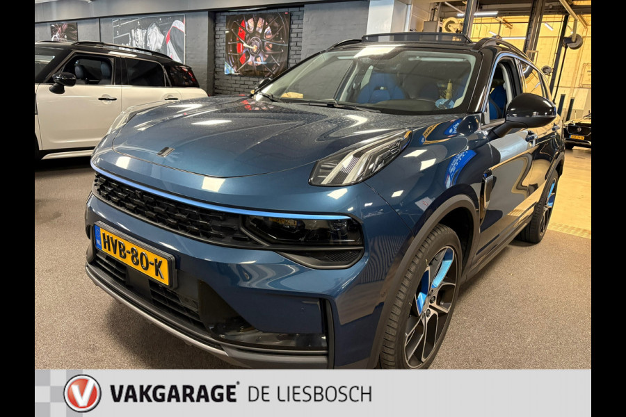 Lynk & Co 01 1.5 / pano / 360 camera / model 2023 / Infinity / navi / stoelverwarming