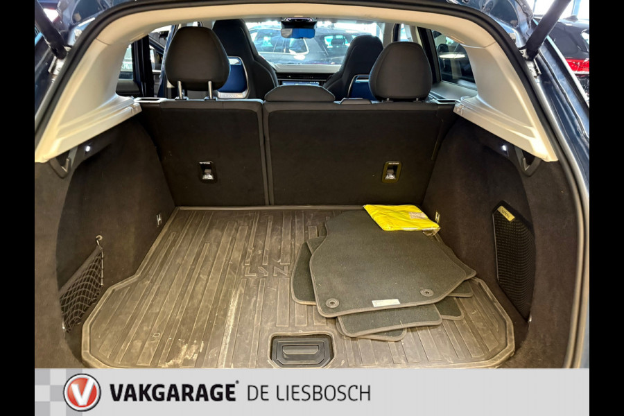 Lynk & Co 01 1.5 / pano / 360 camera / model 2023 / Infinity / navi / stoelverwarming