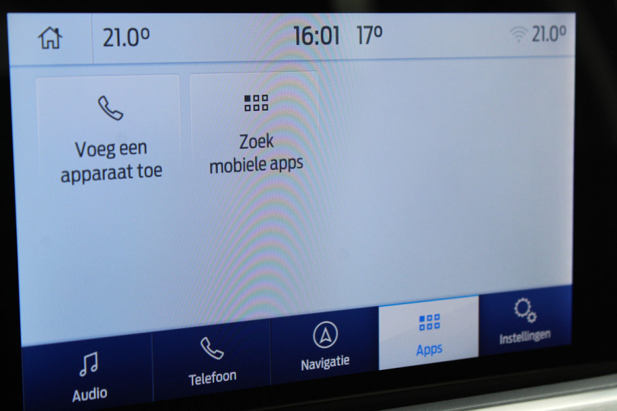 Ford Focus 1.0-125pk EcoBoost Titanium. Erg nette, luxe en goed onderhouden Ford Focus. Volautm. airco dual, stoel-, stuur- en voorraamverw., trekhaak, Xenon verl., LM wielen, navigatie, telefoonvoorb., adaptieve cruise cntrl,  keyless entry/keyless go etc, etc.