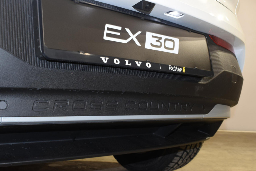 Volvo EX30 Cross Country Twin Motor Performance Ultra 69 kWh / Extra getint glas / Cross Country Experience-Pakket