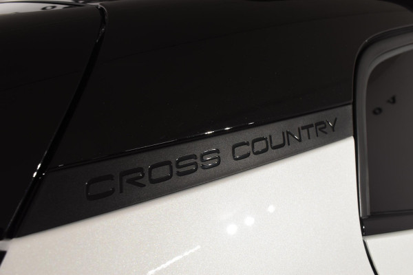 Volvo EX30 Cross Country Twin Motor Performance Ultra 69 kWh / Extra getint glas / Cross Country Experience-Pakket