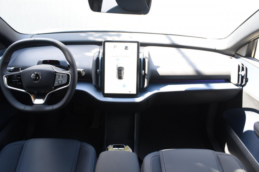 Volvo EX30 Cross Country Twin Motor Performance Ultra 69 kWh / Extra getint glas / Cross Country Experience-Pakket