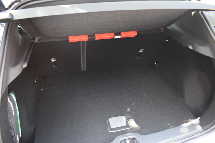 Volvo EX30 Cross Country Twin Motor Performance Ultra 69 kWh / Extra getint glas / Cross Country Experience-Pakket