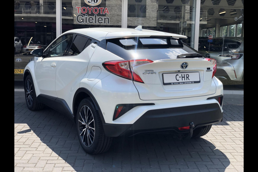 Toyota C-HR 1.8 Hybrid Executive | Trekhaak, Dodehoekherkenning, Navigatie, Parkeersensoren, Stoel + Stuurverwarming