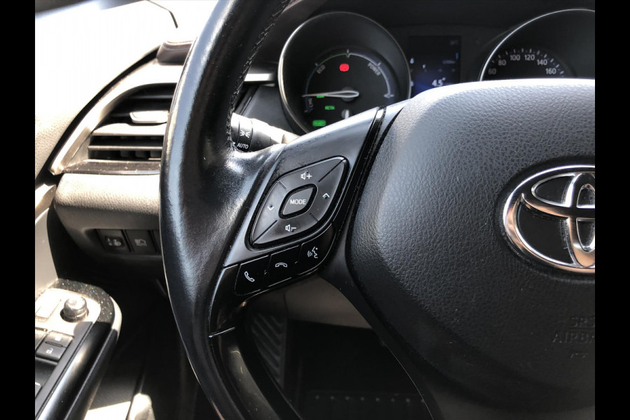 Toyota C-HR 1.8 Hybrid Executive | Trekhaak, Dodehoekherkenning, Navigatie, Parkeersensoren, Stoel + Stuurverwarming