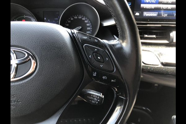 Toyota C-HR 1.8 Hybrid Executive | Trekhaak, Dodehoekherkenning, Navigatie, Parkeersensoren, Stoel + Stuurverwarming