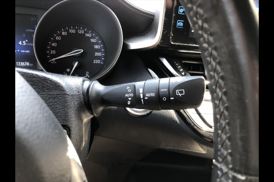 Toyota C-HR 1.8 Hybrid Executive | Trekhaak, Dodehoekherkenning, Navigatie, Parkeersensoren, Stoel + Stuurverwarming