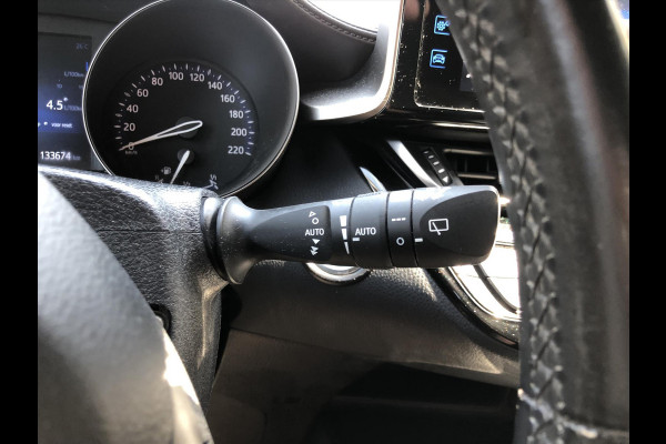 Toyota C-HR 1.8 Hybrid Executive | Trekhaak, Dodehoekherkenning, Navigatie, Parkeersensoren, Stoel + Stuurverwarming