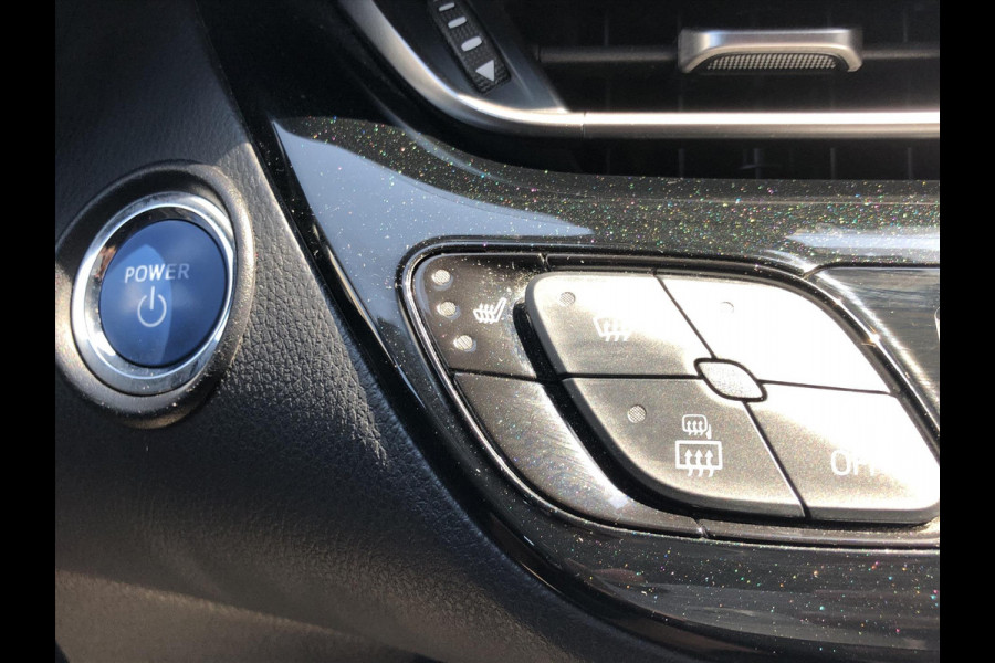 Toyota C-HR 1.8 Hybrid Executive | Trekhaak, Dodehoekherkenning, Navigatie, Parkeersensoren, Stoel + Stuurverwarming