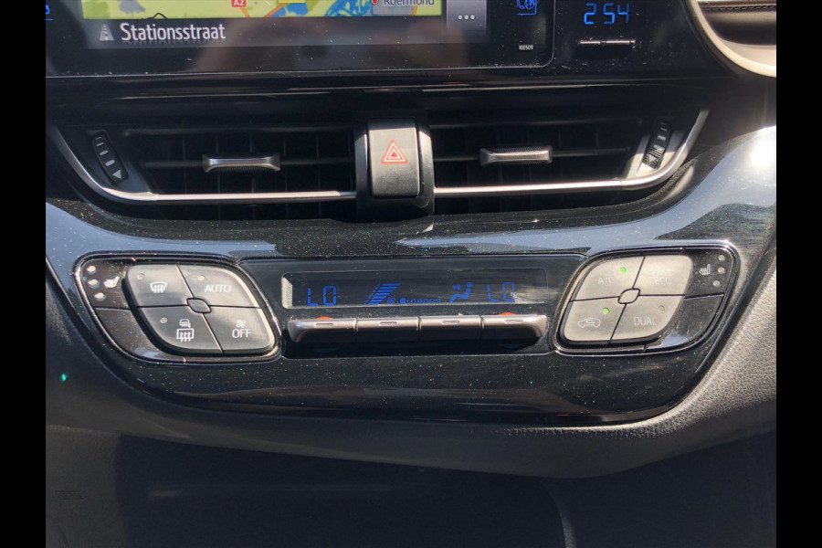 Toyota C-HR 1.8 Hybrid Executive | Trekhaak, Dodehoekherkenning, Navigatie, Parkeersensoren, Stoel + Stuurverwarming