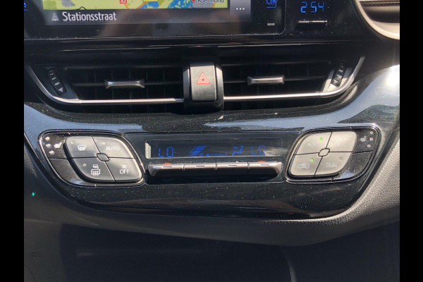 Toyota C-HR 1.8 Hybrid Executive | Trekhaak, Dodehoekherkenning, Navigatie, Parkeersensoren, Stoel + Stuurverwarming