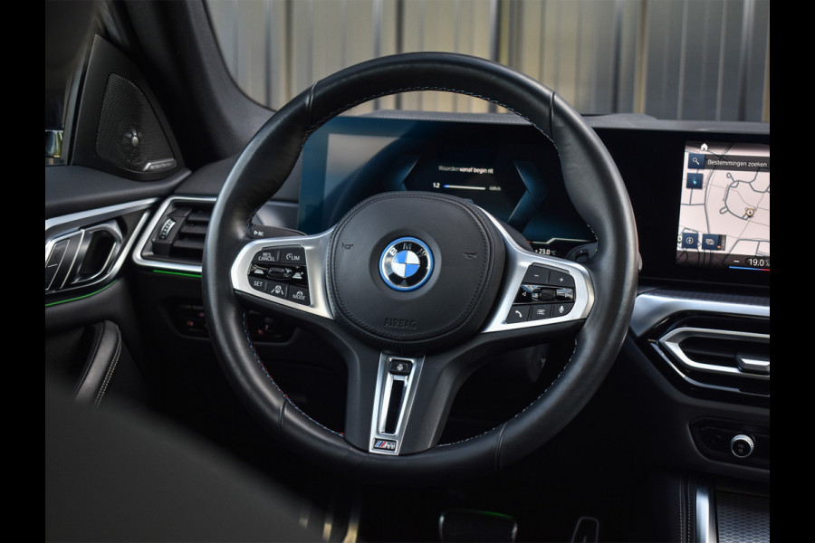 BMW i4 M50 High Executive 84 kWh | M-SPORT | SCHUIF -\- KANTELDAK | HARMAN KARDON | ELEKTR. VERST. STOELEN | STOEL- VERWARMING EN KOELI
