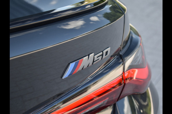 BMW i4 M50 High Executive 84 kWh | M-SPORT | SCHUIF -\- KANTELDAK | HARMAN KARDON | ELEKTR. VERST. STOELEN | STOEL- VERWARMING EN KOELI