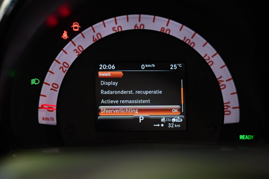 Smart Fortwo cabrio EQ Comfort PLUS 18 kWh Facelift - Leer - Stoelverwarming - Achteruitrijcamera - Cruise Control -