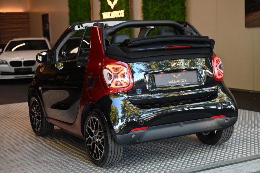 Smart Fortwo cabrio EQ Comfort PLUS 18 kWh Facelift - Leer - Stoelverwarming - Achteruitrijcamera - Cruise Control -