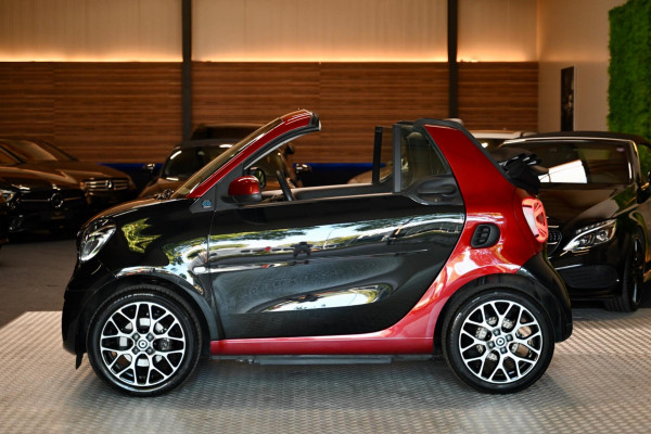 Smart Fortwo cabrio EQ Comfort PLUS 18 kWh Facelift - Leer - Stoelverwarming - Achteruitrijcamera - Cruise Control -