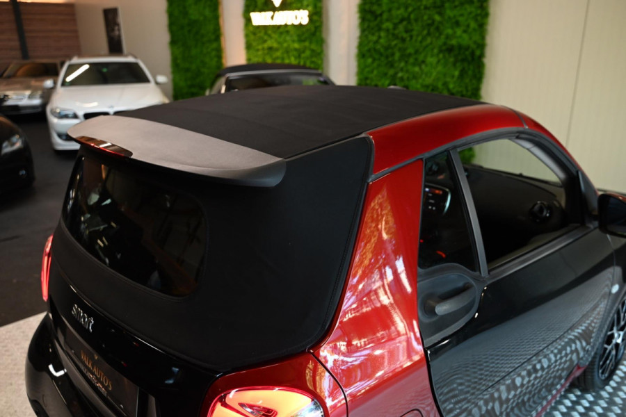 Smart Fortwo cabrio EQ Comfort PLUS 18 kWh Facelift - Leer - Stoelverwarming - Achteruitrijcamera - Cruise Control -