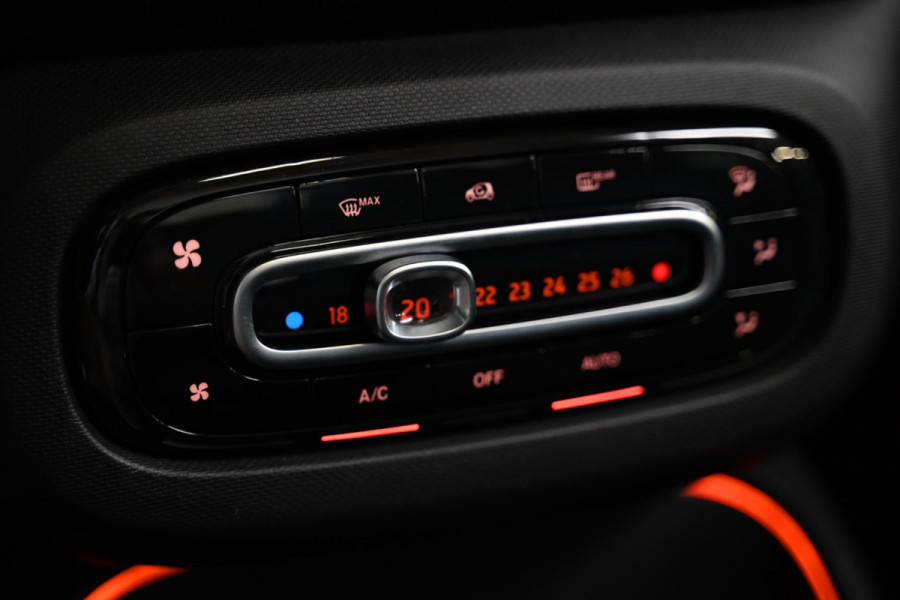 Smart Fortwo cabrio EQ Comfort PLUS 18 kWh Facelift - Leer - Stoelverwarming - Achteruitrijcamera - Cruise Control -